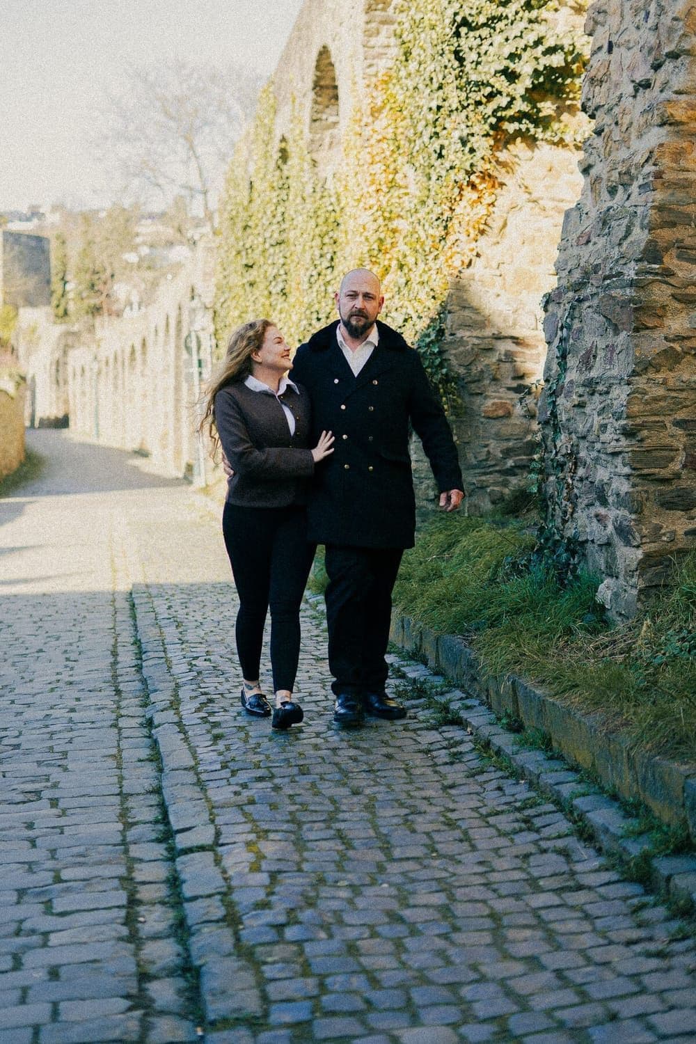 Brautpaar im warmen Licht